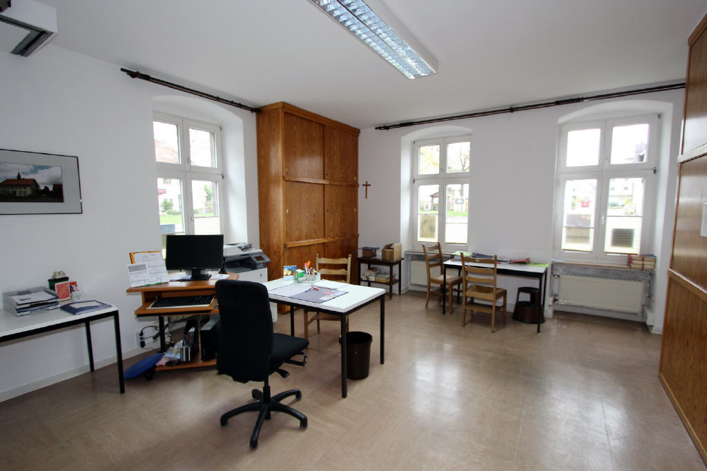 Gemeindebüro (vormals Schulraum)